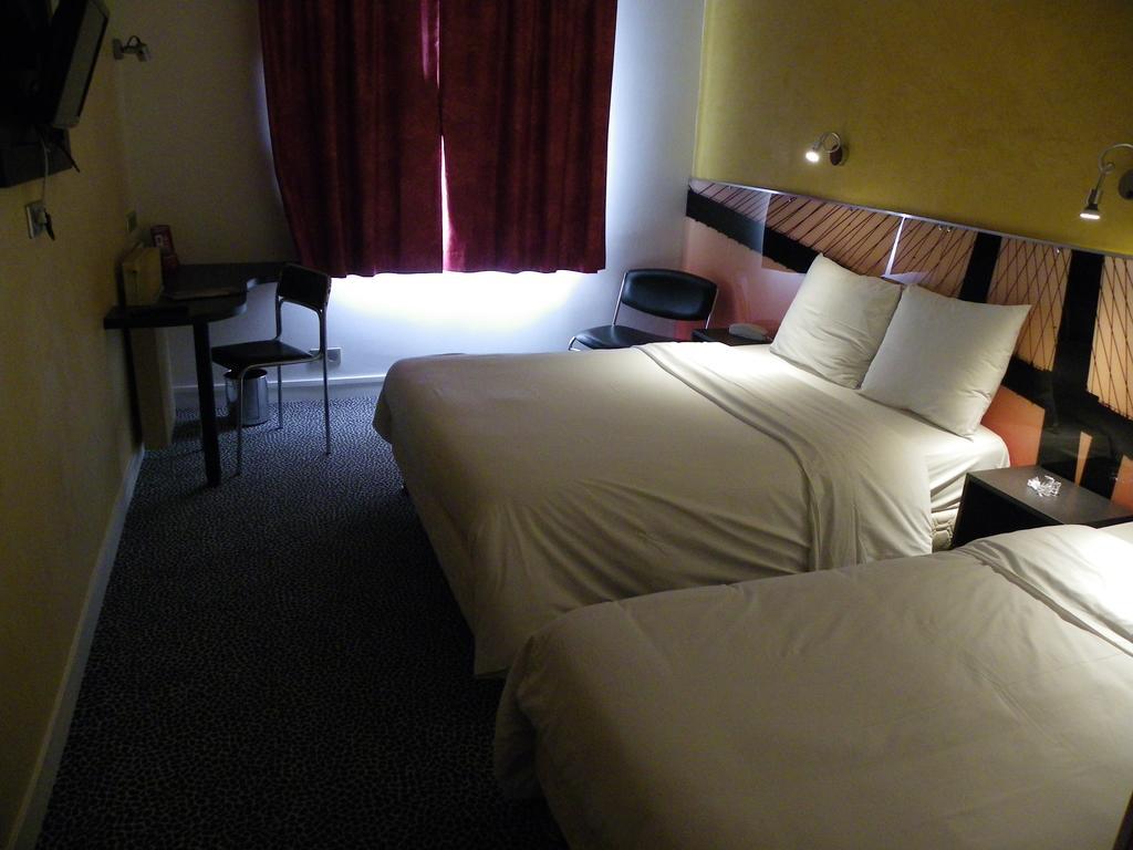 Hotel Logitel Saint-Doulchard Room photo